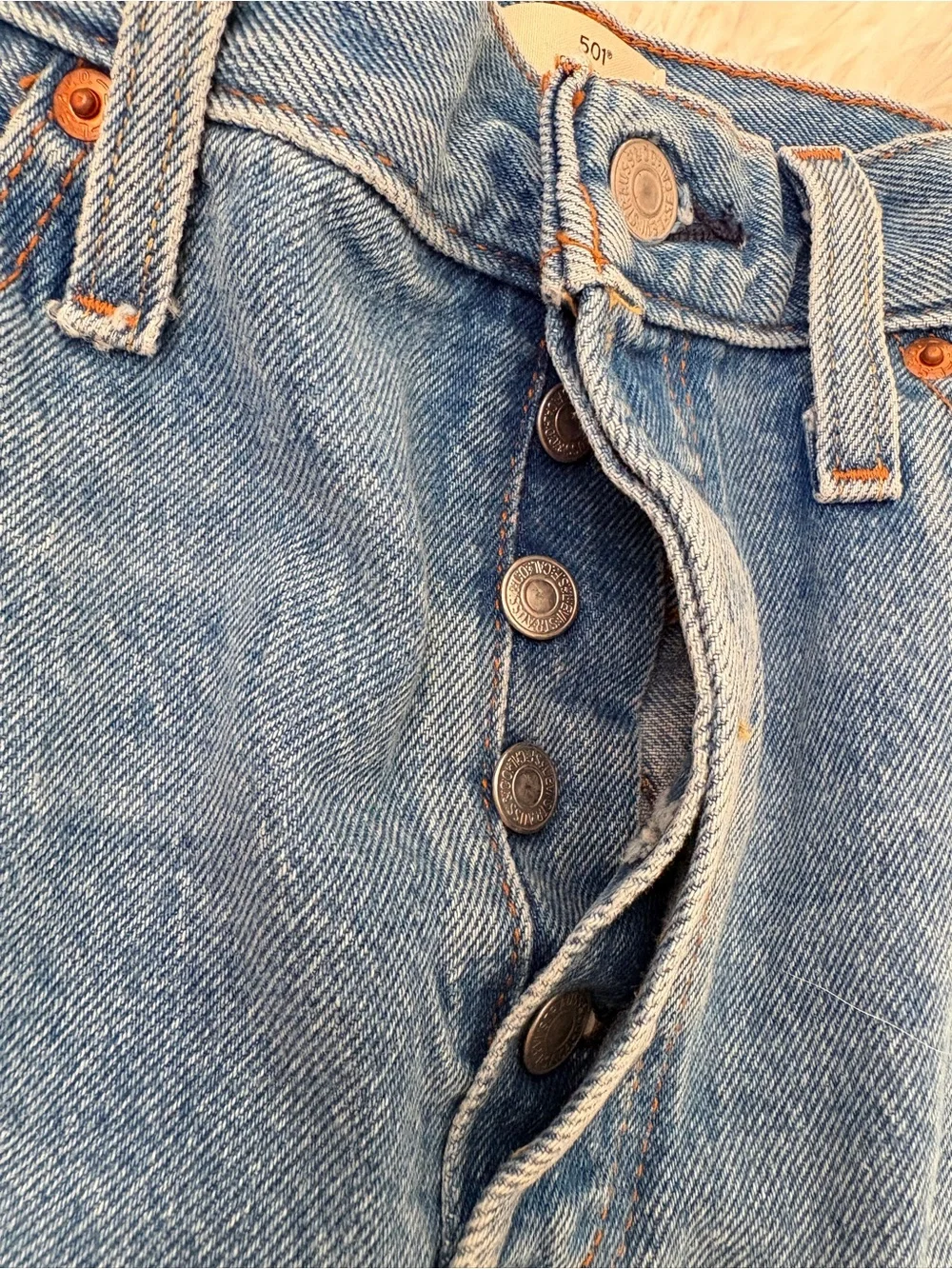 Levi’s Women 501 High-Rise Distressed Denim Shorts - w29